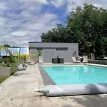 Les Vieilles Vignes Guest house 3*